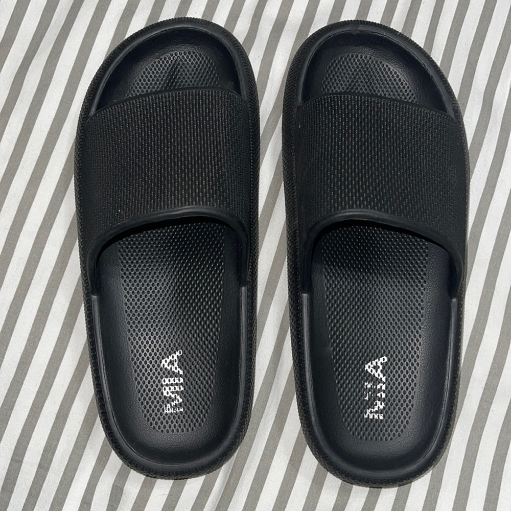 MIA Cloud Sandals